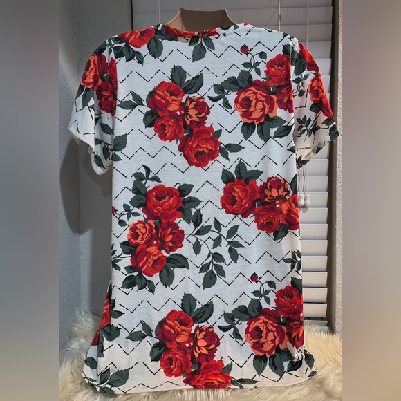 LuLaRoe Women’s 1X Top - Picture 4 of 4
